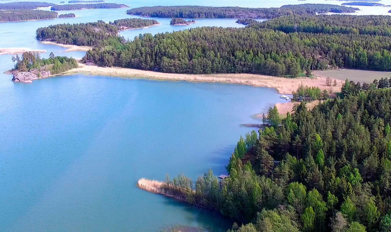 Tamminiemen Lomamoekit Villa Kustavi Buitenkant foto